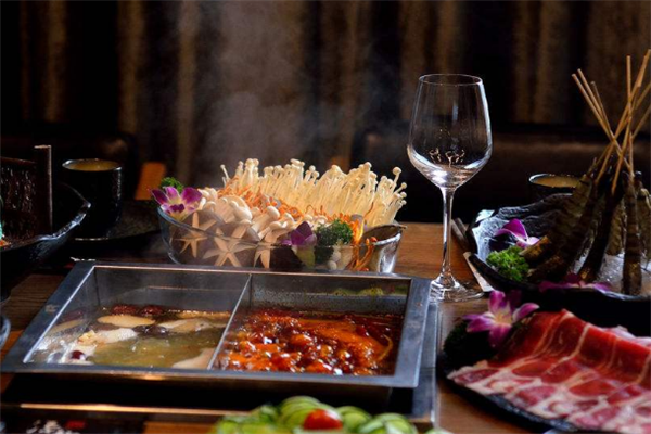 老鴨湯火鍋的餐飲管理 打造特色與品質(zhì)的餐飲新體驗